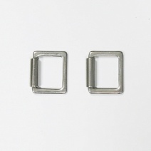 Пряжка, размер 28х23мм, 2 штуки.